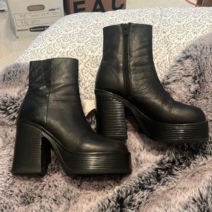 UNIF Ace Platform Leather boots